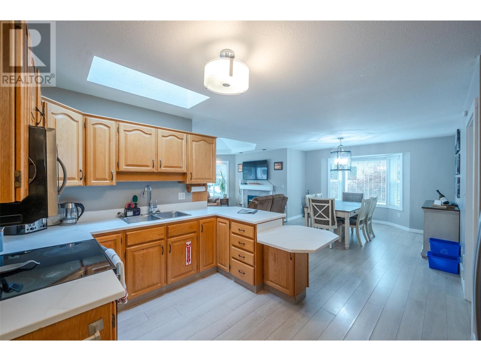 138 Evergreen Crescent, Penticton, British Columbia  V2A 7Y5 - Photo 11 - 10345884