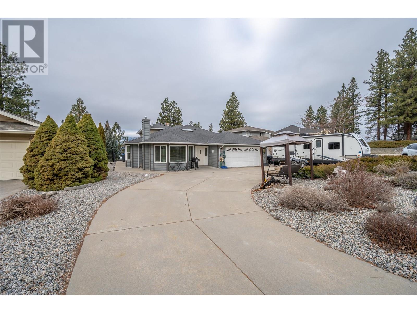 138 Evergreen Crescent, Penticton, British Columbia  V2A 7Y5 - Photo 2 - 10345884