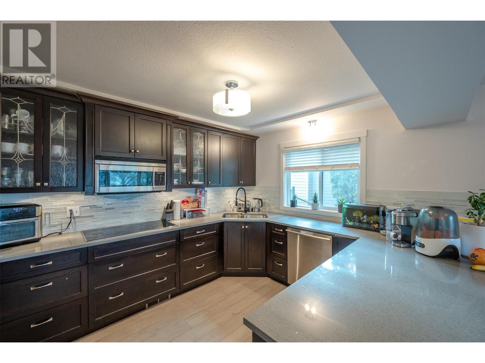 138 Evergreen Crescent, Penticton, British Columbia  V2A 7Y5 - Photo 3 - 10345884
