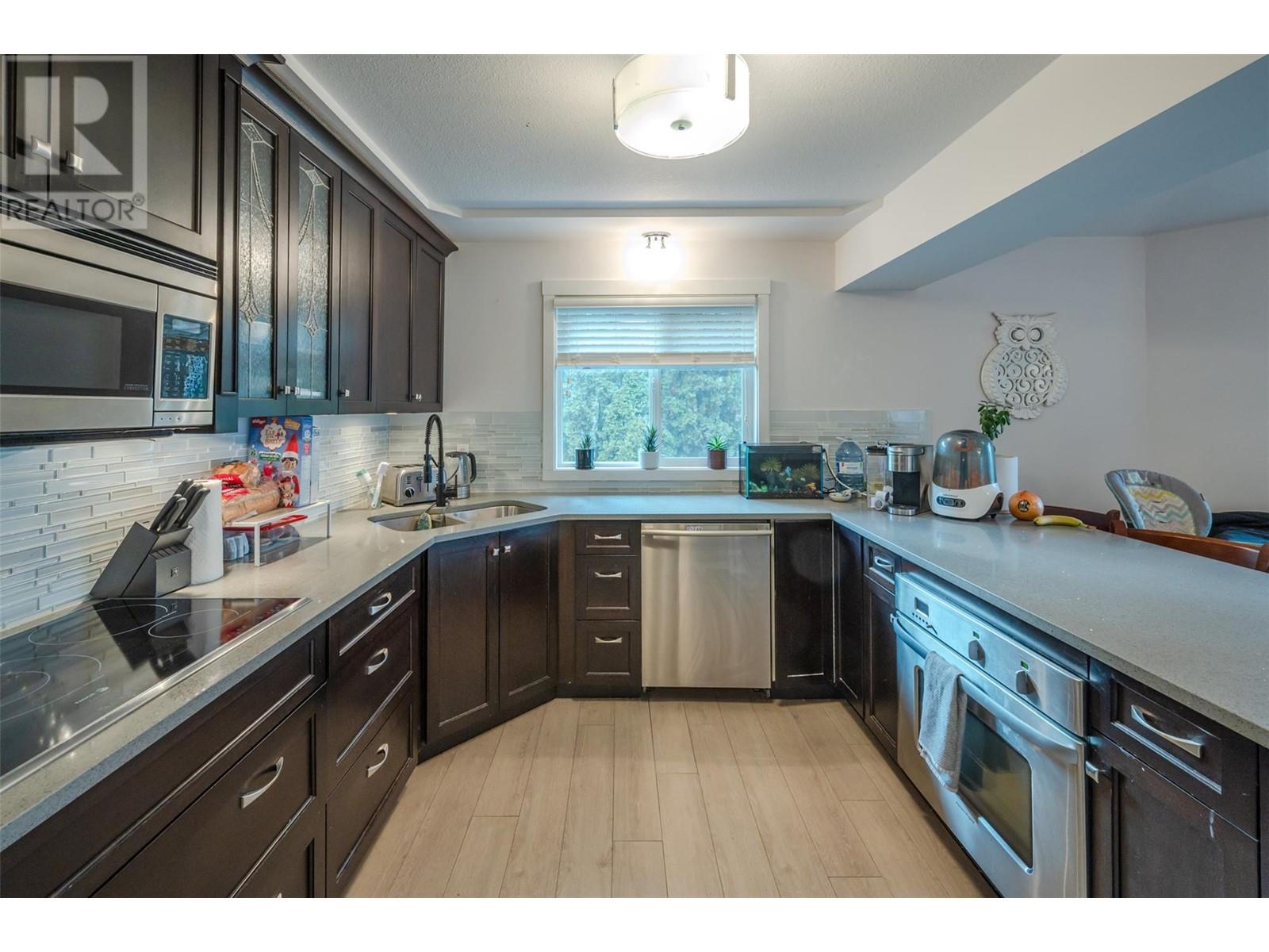 138 Evergreen Crescent, Penticton, British Columbia  V2A 7Y5 - Photo 4 - 10345884