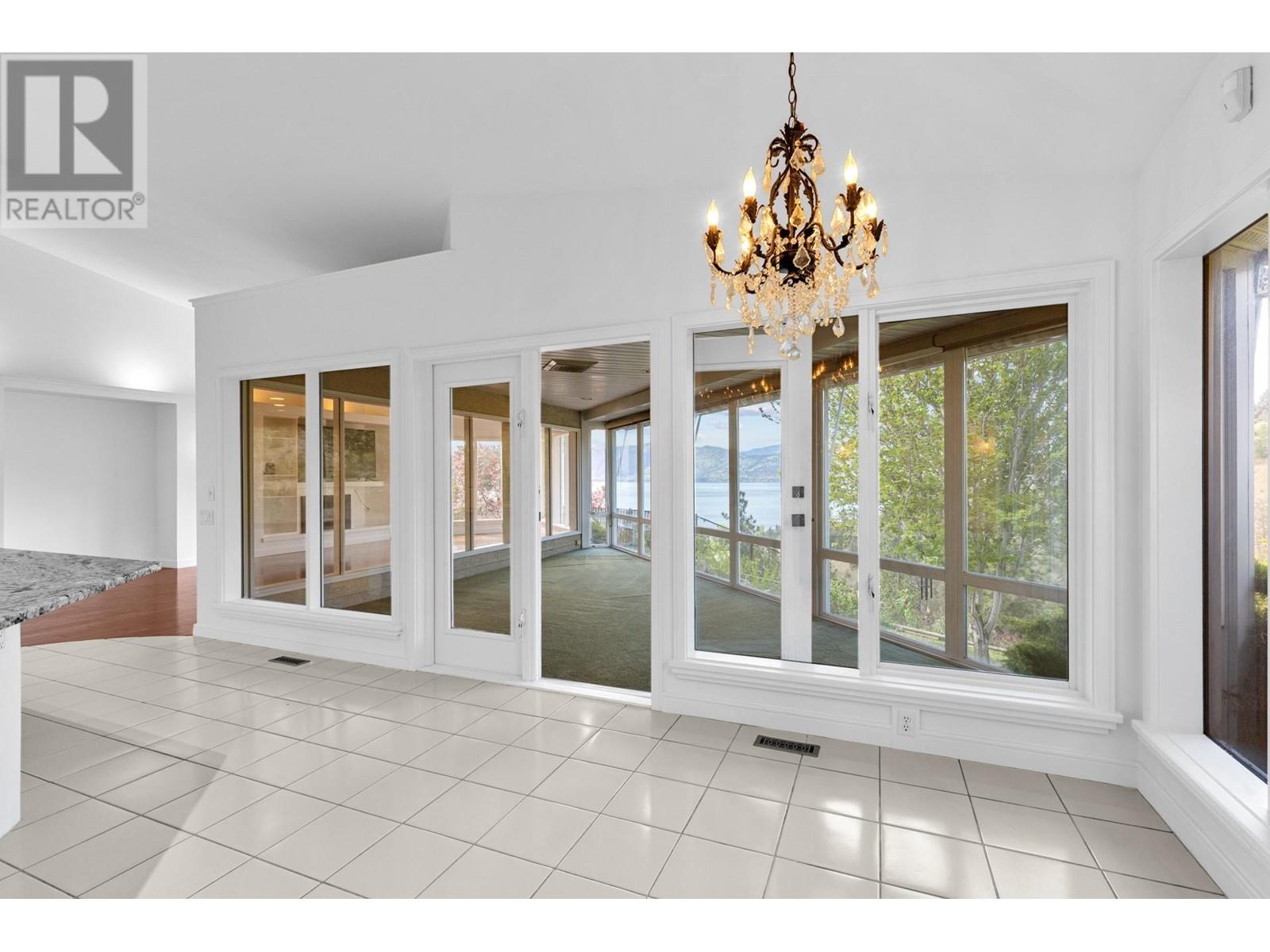 3784 Inglis Place, Peachland, British Columbia  V0H 1X2 - Photo 10 - 10345678
