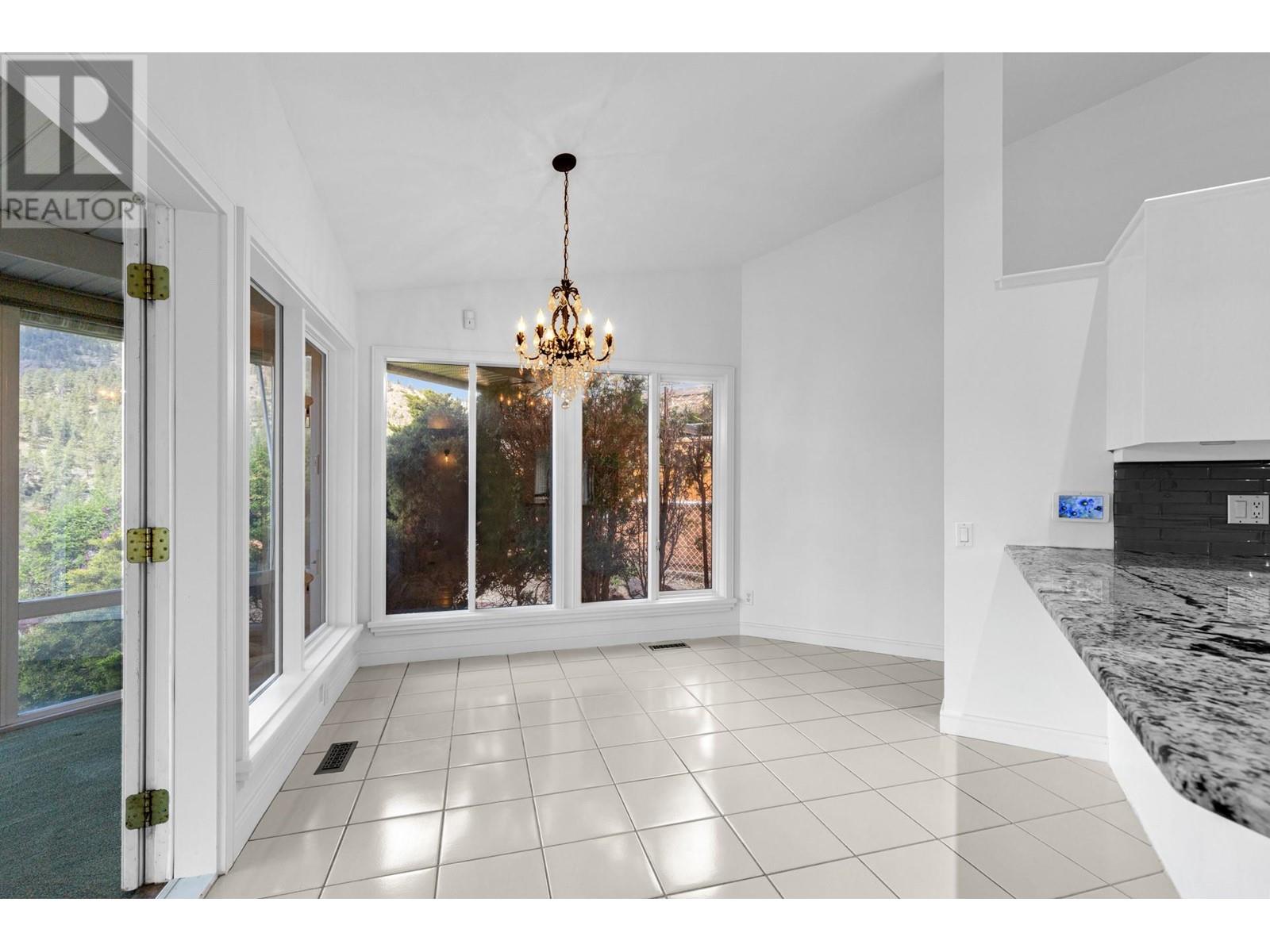 3784 Inglis Place, Peachland, British Columbia  V0H 1X2 - Photo 11 - 10345678