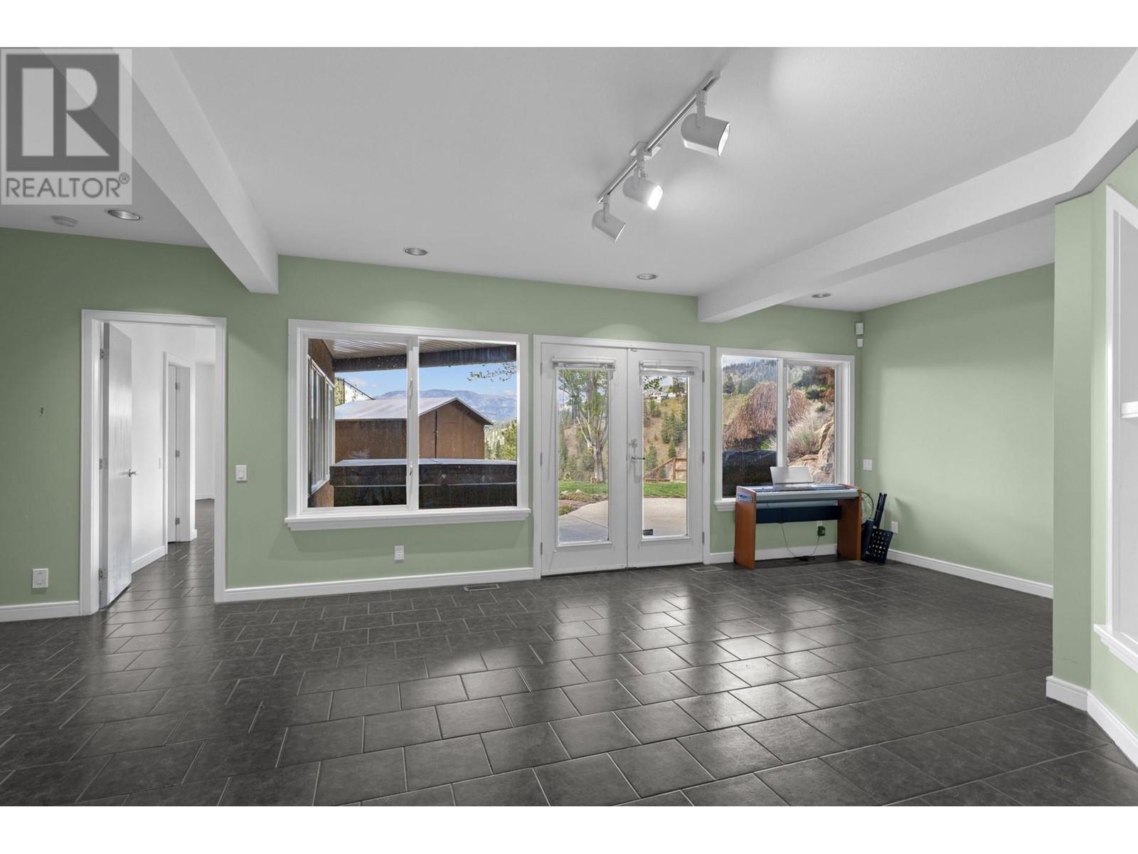 3784 Inglis Place, Peachland, British Columbia  V0H 1X2 - Photo 31 - 10345678