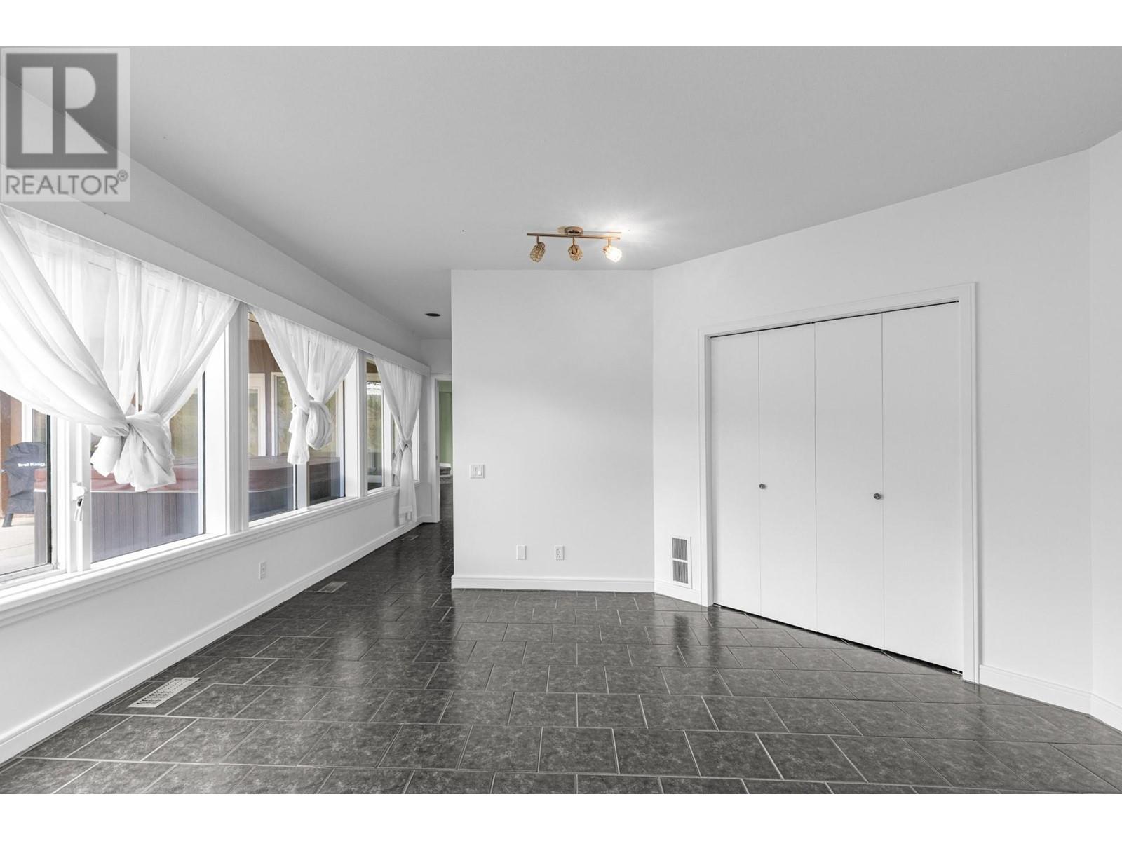 3784 Inglis Place, Peachland, British Columbia  V0H 1X2 - Photo 37 - 10345678