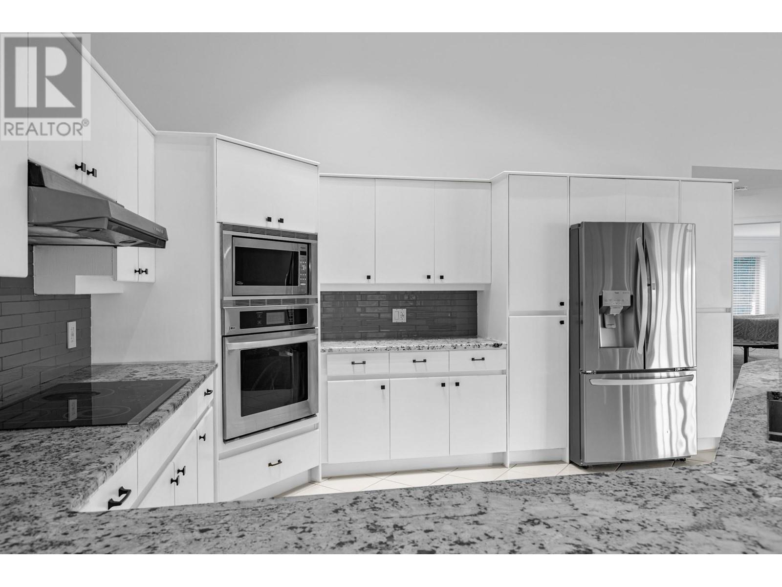 3784 Inglis Place, Peachland, British Columbia  V0H 1X2 - Photo 5 - 10345678