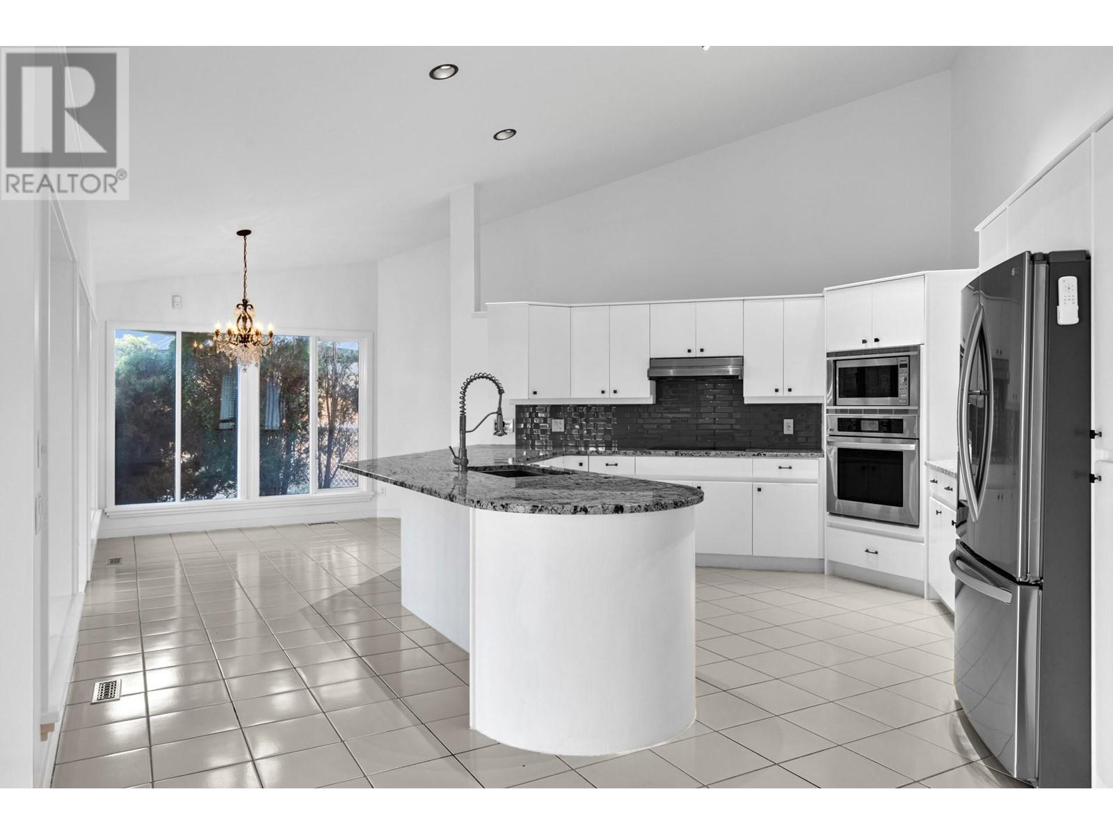 3784 Inglis Place, Peachland, British Columbia  V0H 1X2 - Photo 8 - 10345678