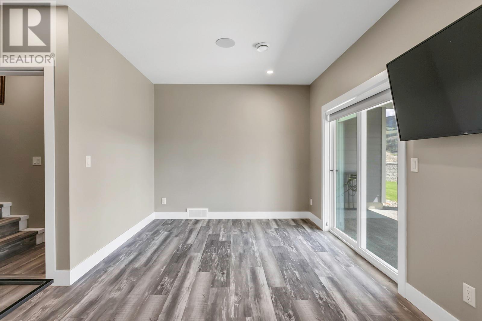 1077 Loseth Drive, Kelowna, British Columbia  V1P 0A1 - Photo 49 - 10345665