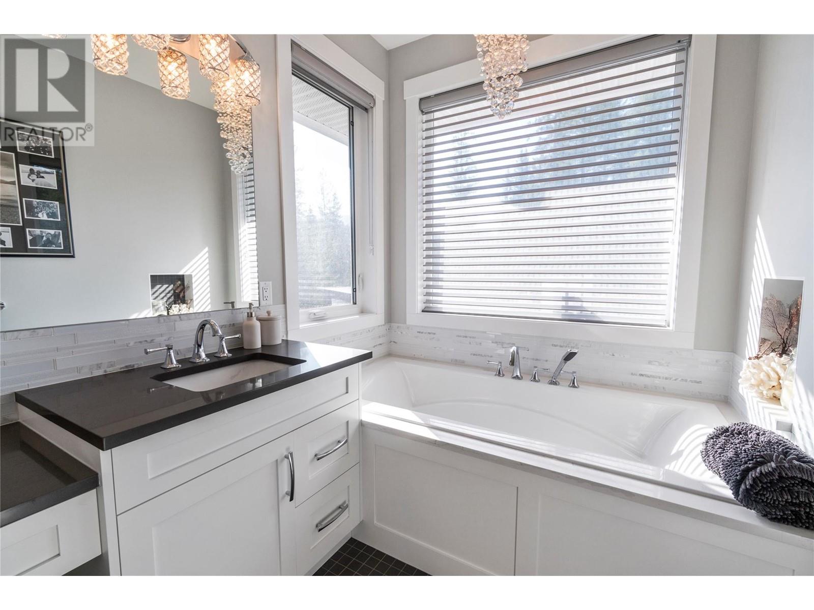 2518 Valley Place, Blind Bay, British Columbia  V0E 1H2 - Photo 36 - 10345444