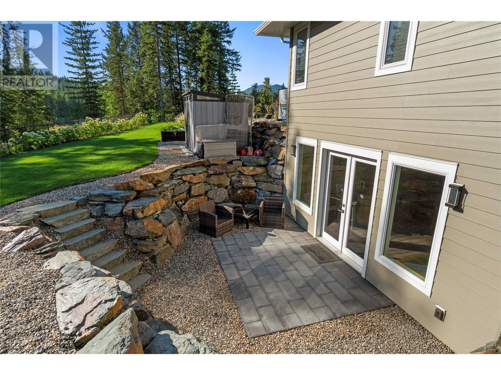 2518 Valley Place, Blind Bay, British Columbia  V0E 1H2 - Photo 9 - 10345444