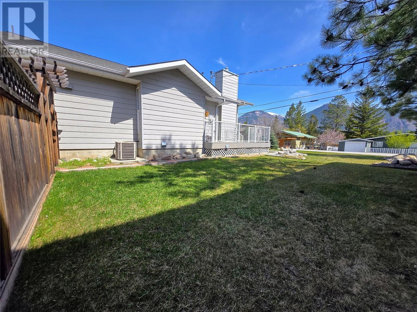 1606 2nd Avenue, Invermere, British Columbia  V0A 1K4 - Photo 14 - 10345181