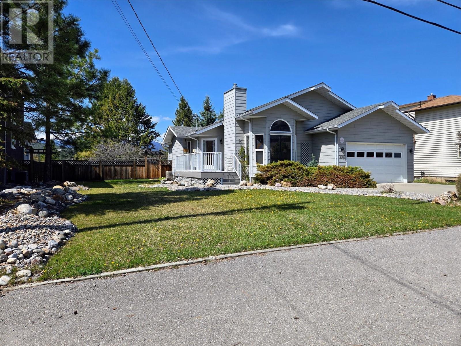 1606 2nd Avenue, Invermere, British Columbia  V0A 1K4 - Photo 6 - 10345181