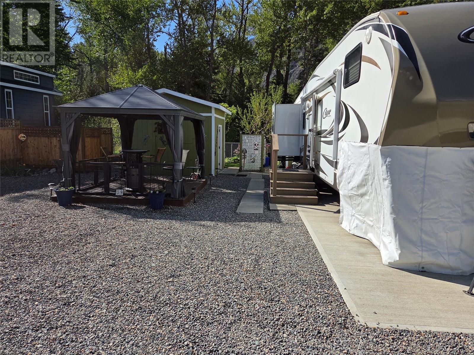 4354 Highway 3 Unit# 39, Keremeos, British Columbia  V0X 1N1 - Photo 2 - 10345980