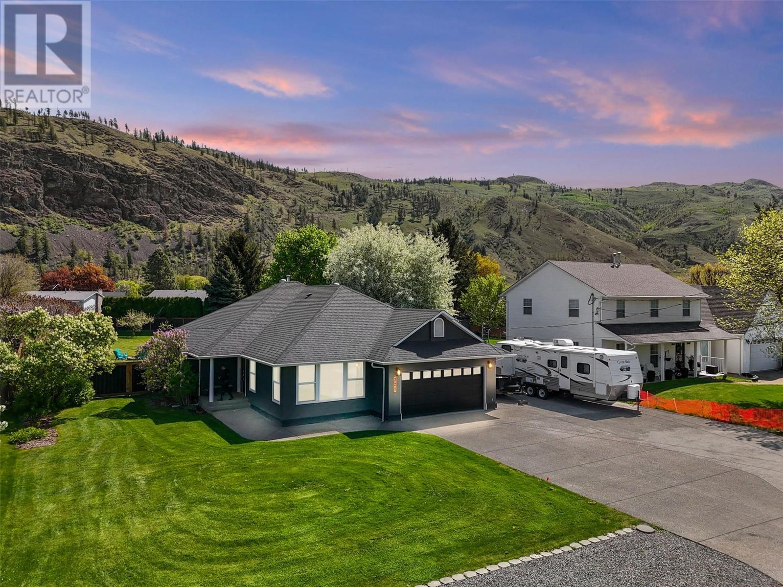 221 Chetwynd Drive, Kamloops, British Columbia  V2H 1L7 - Photo 1 - 10344529