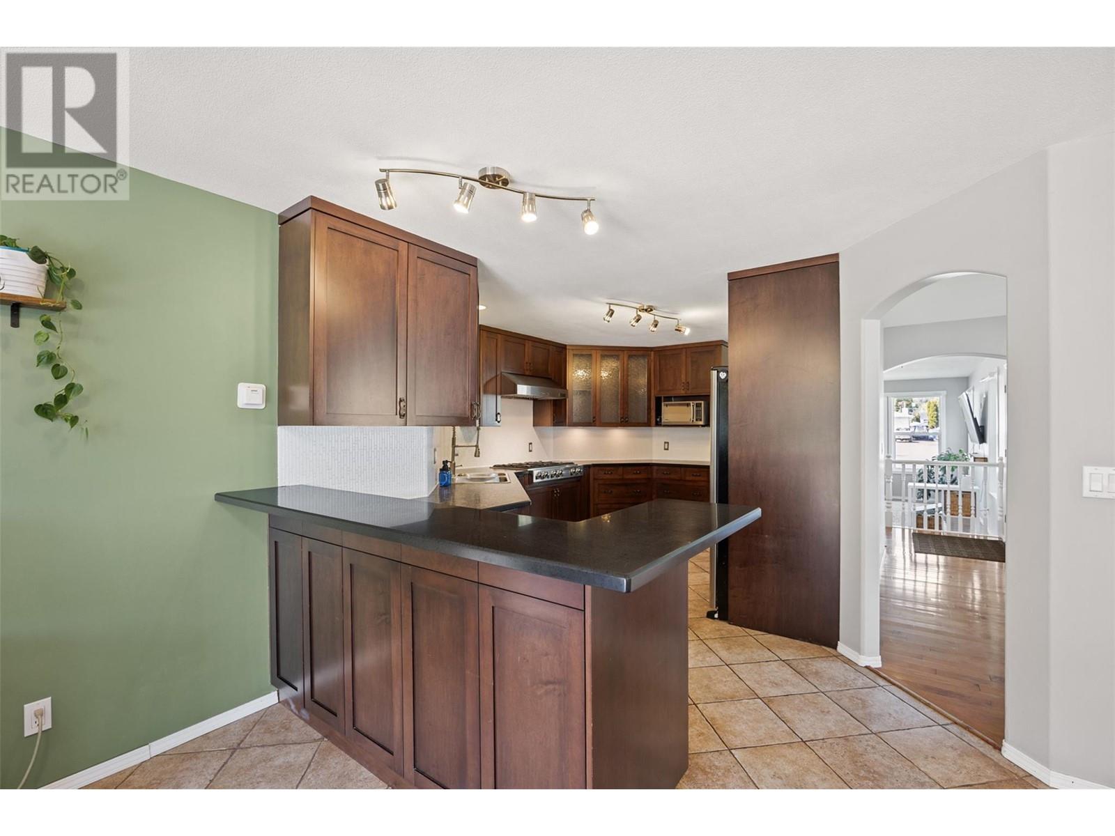 221 Chetwynd Drive, Kamloops, British Columbia  V2H 1L7 - Photo 10 - 10344529