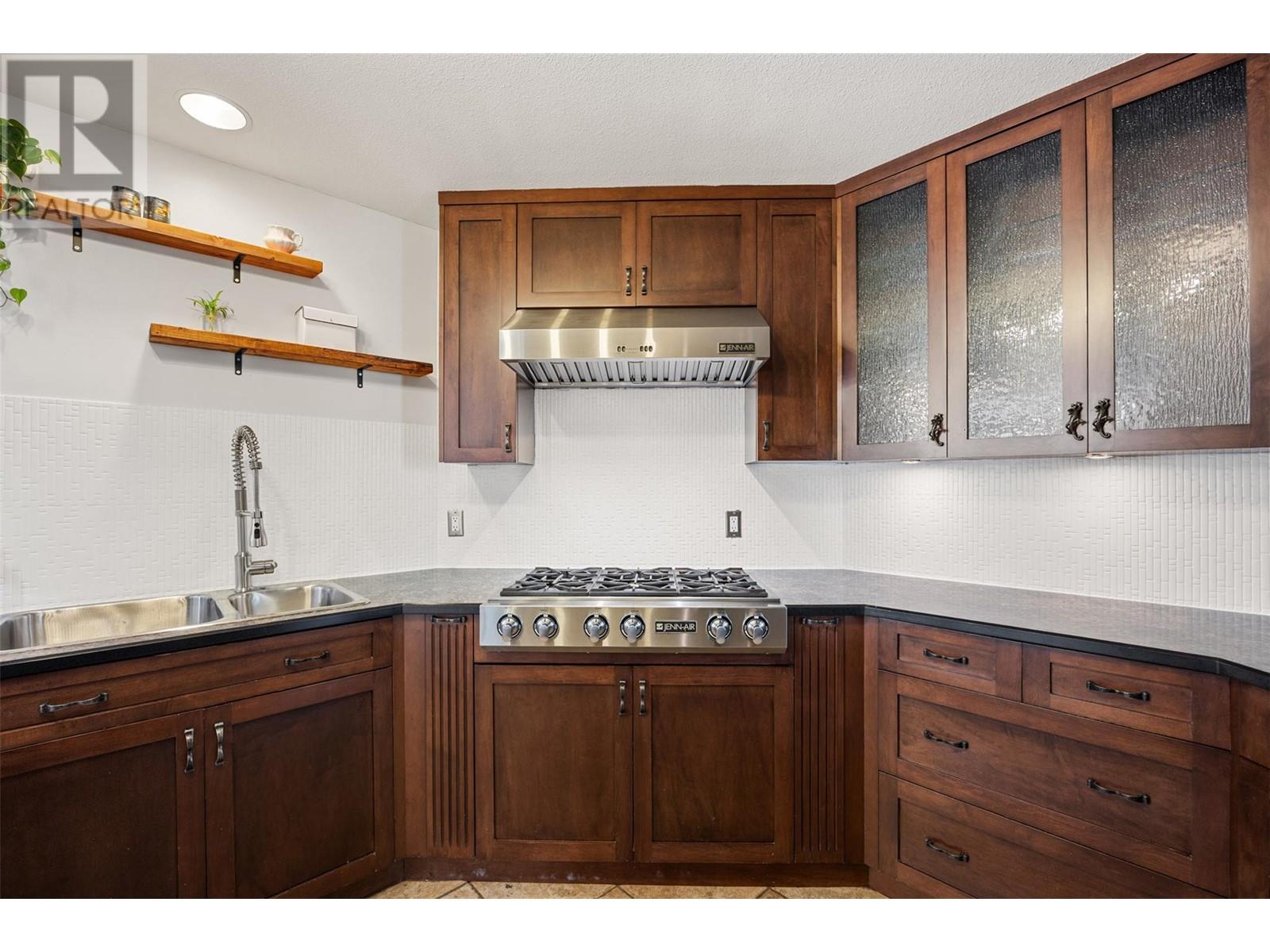 221 Chetwynd Drive, Kamloops, British Columbia  V2H 1L7 - Photo 7 - 10344529
