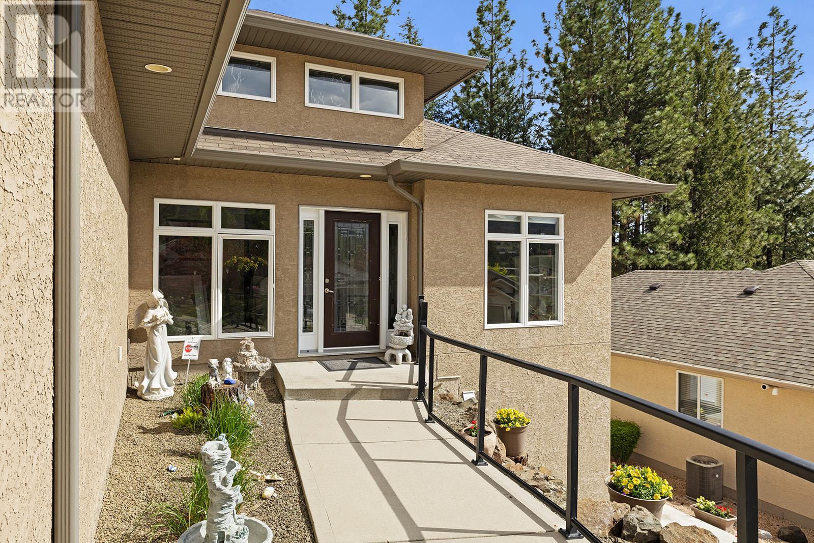 2103 Sunview Drive, West Kelowna, British Columbia  V1Z 3P9 - Photo 3 - 10340753