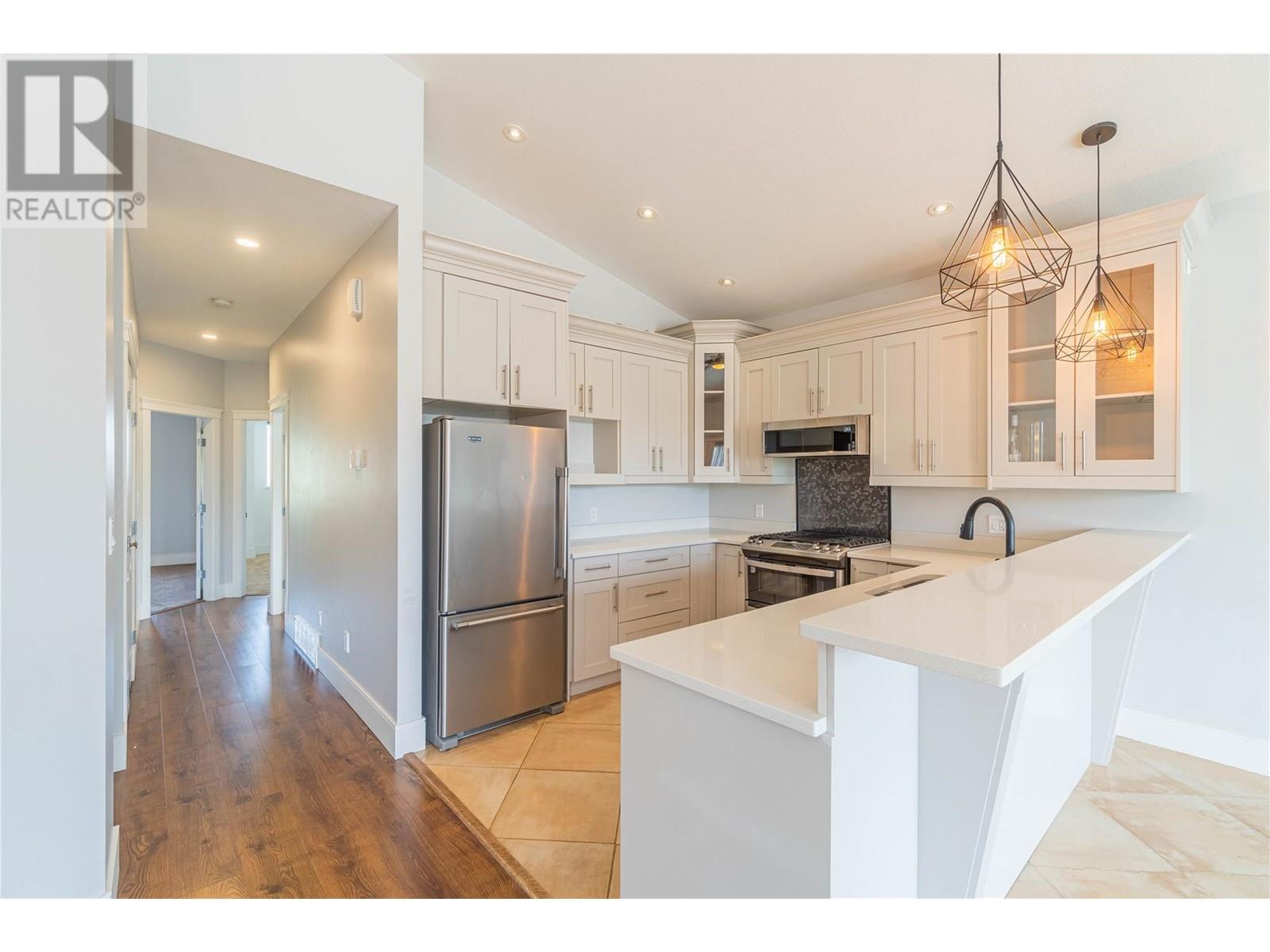 678 Settlement Road, Kamloops, British Columbia  V2B 6J1 - Photo 4 - 10345877