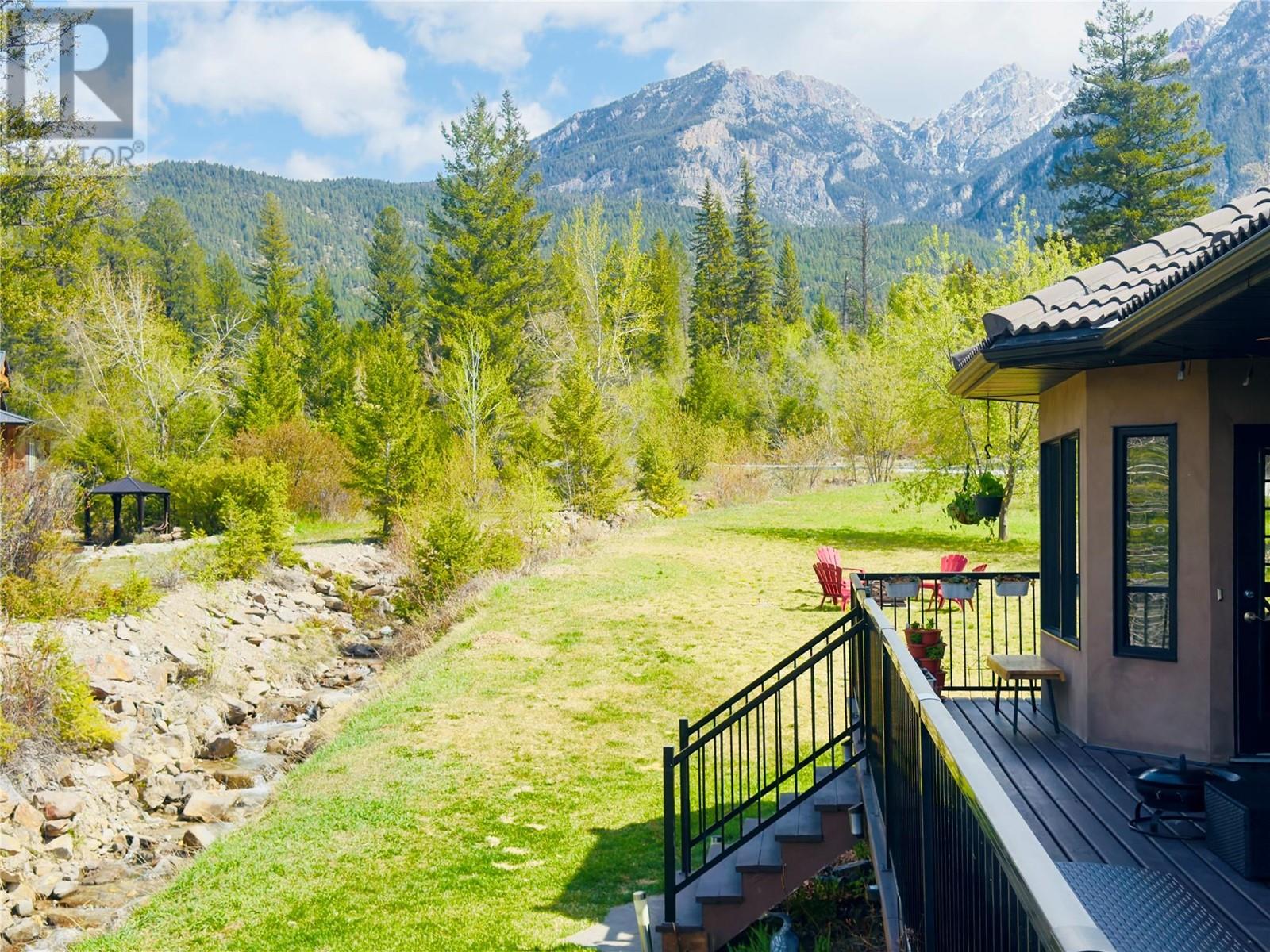 5025 Riverview Road, Fairmont Hot Springs, British Columbia  V0B 1L1 - Photo 1 - 10345943