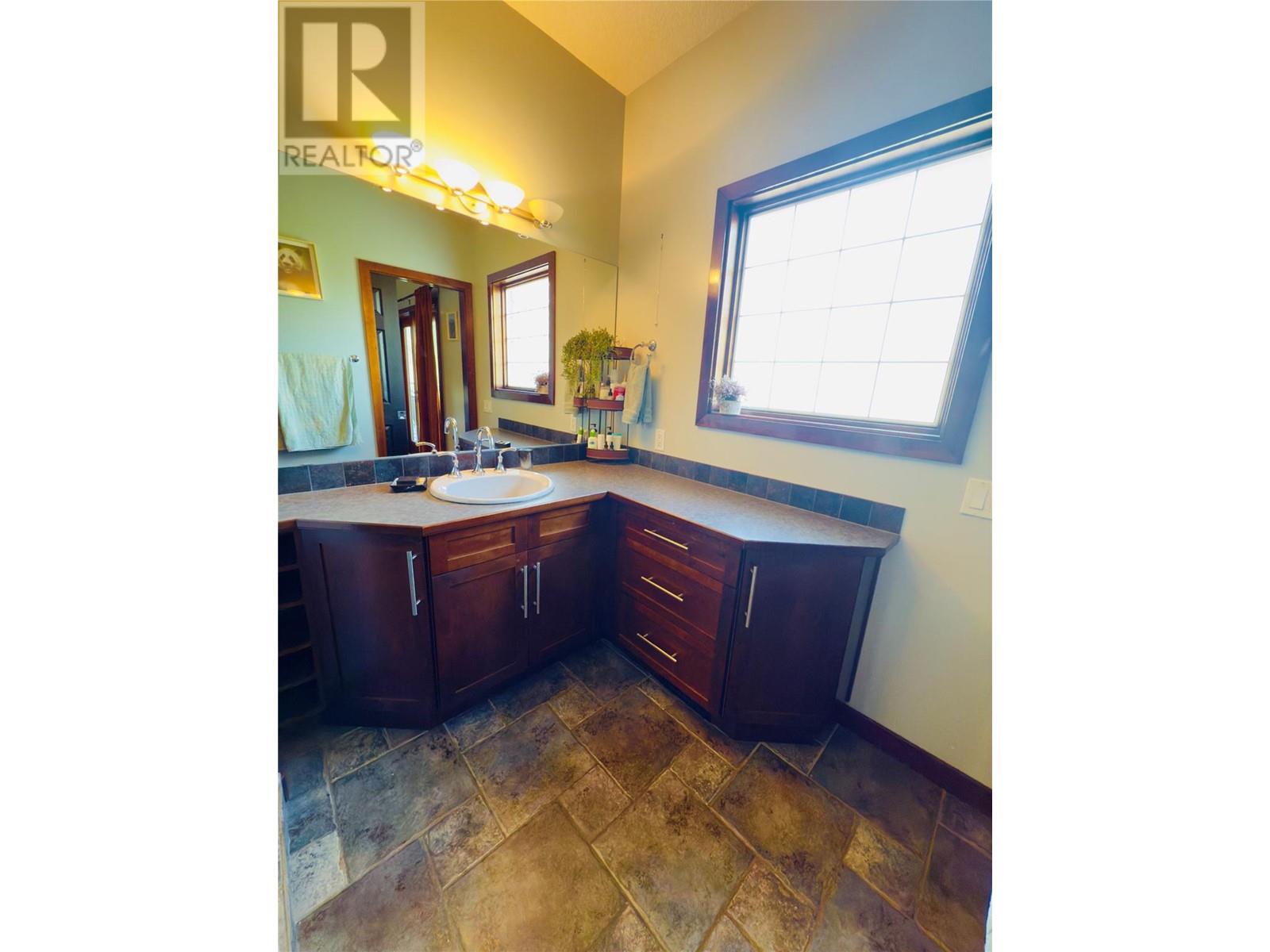5025 Riverview Road, Fairmont Hot Springs, British Columbia  V0B 1L1 - Photo 20 - 10345943