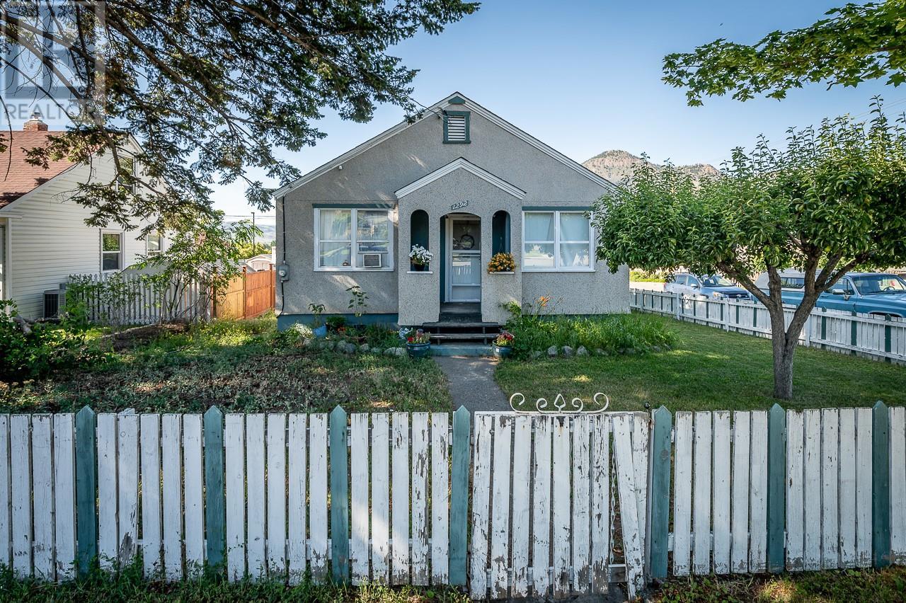 1292 Nicola Street, Kamloops, British Columbia  V2C 2S5 - Photo 2 - 10345997