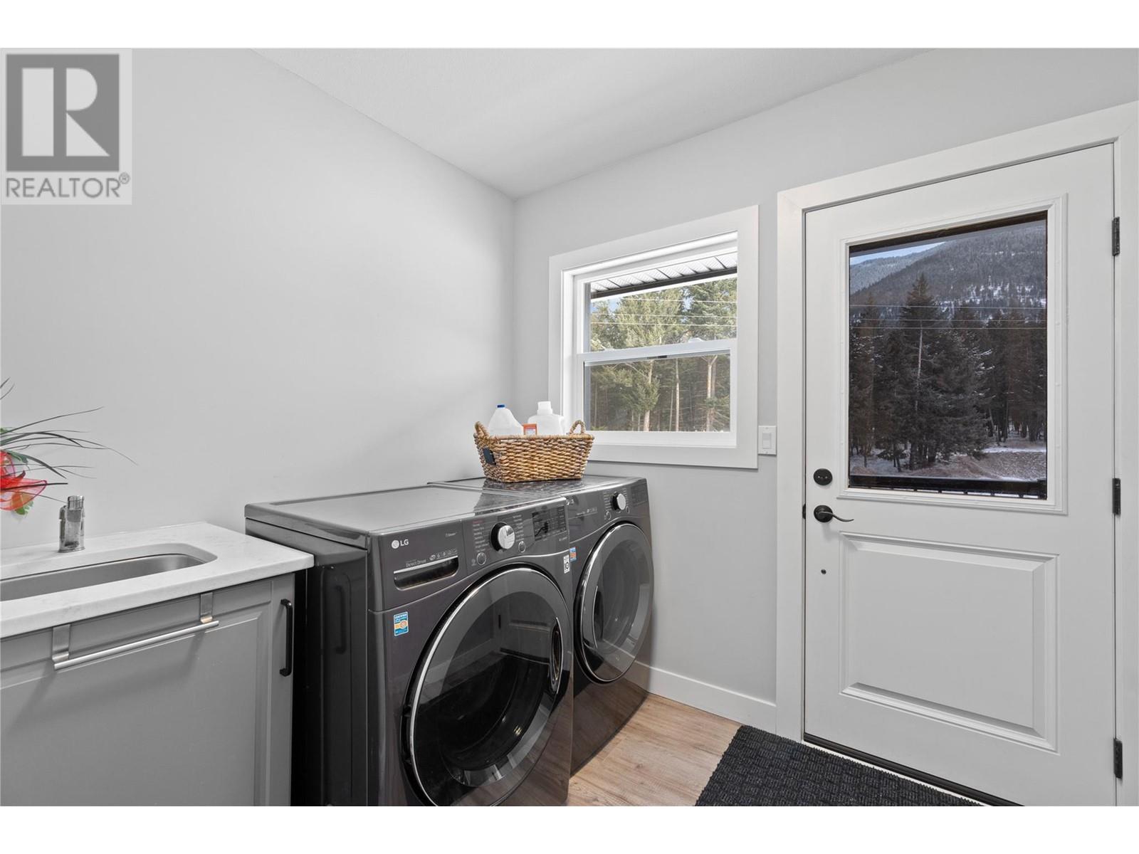 2939 Wetaskiwin Road, Falkland, British Columbia  V0E 1W0 - Photo 45 - 10345493