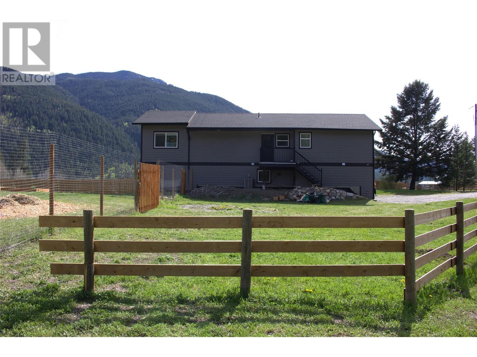 2939 Wetaskiwin Road, Falkland, British Columbia  V0E 1W0 - Photo 68 - 10345493