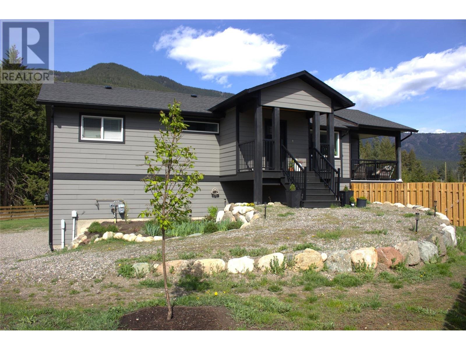 2939 Wetaskiwin Road, Falkland, British Columbia  V0E 1W0 - Photo 69 - 10345493