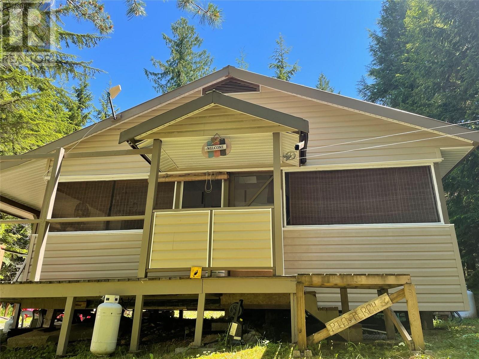 35 Queest Village, Sicamous, British Columbia  V0E 2V0 - Photo 1 - 10345937