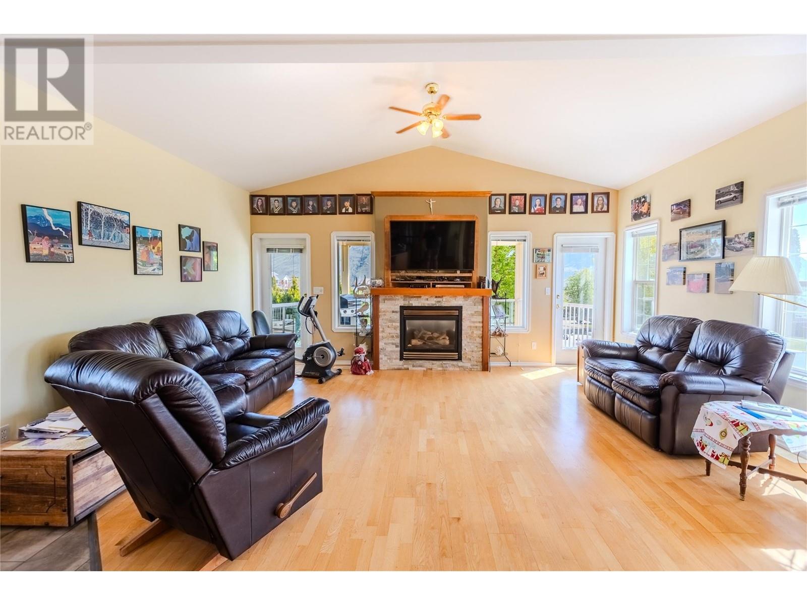 1200 Hook Drive, Kamloops, British Columbia  V2B 7S9 - Photo 10 - 10345864