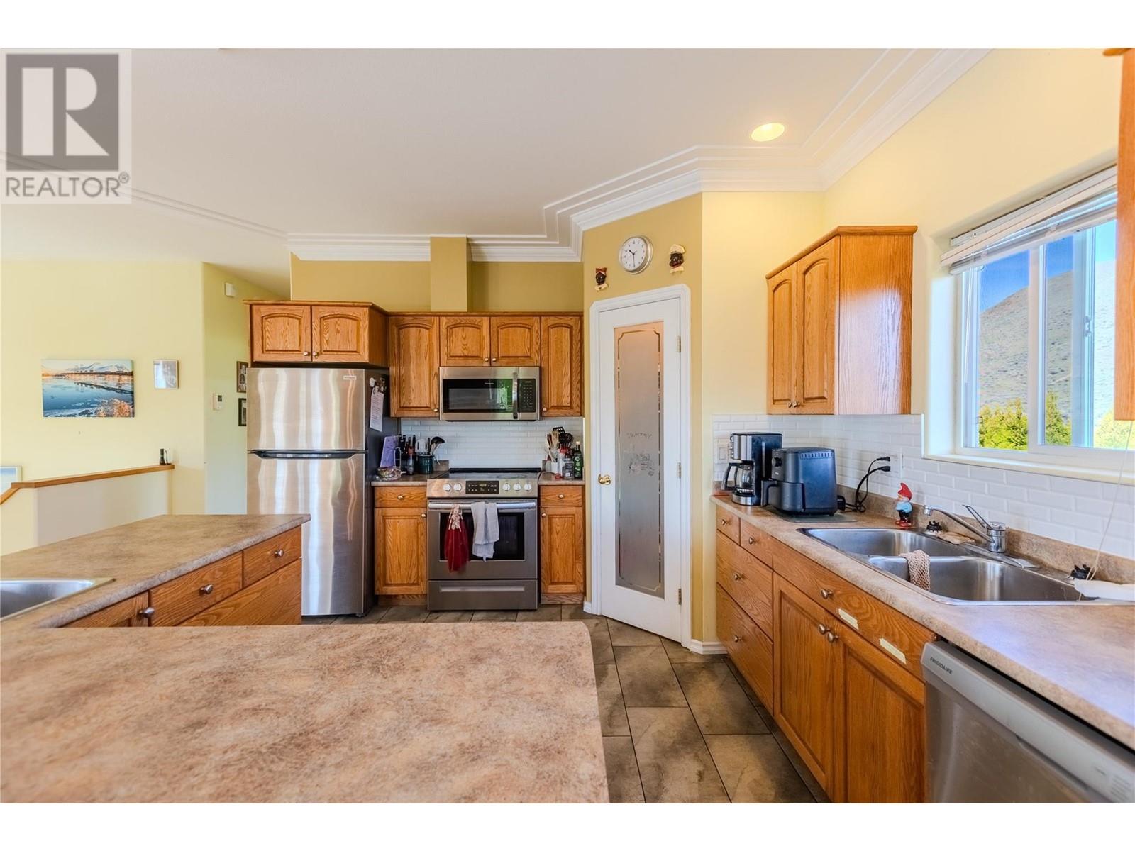 1200 Hook Drive, Kamloops, British Columbia  V2B 7S9 - Photo 12 - 10345864