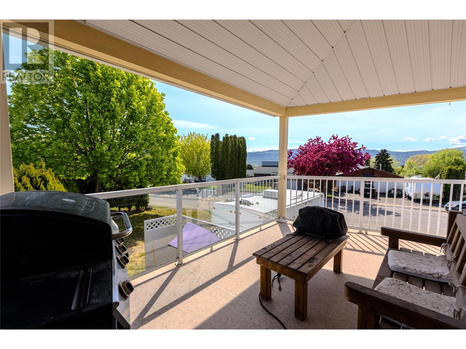 1200 Hook Drive, Kamloops, British Columbia  V2B 7S9 - Photo 24 - 10345864