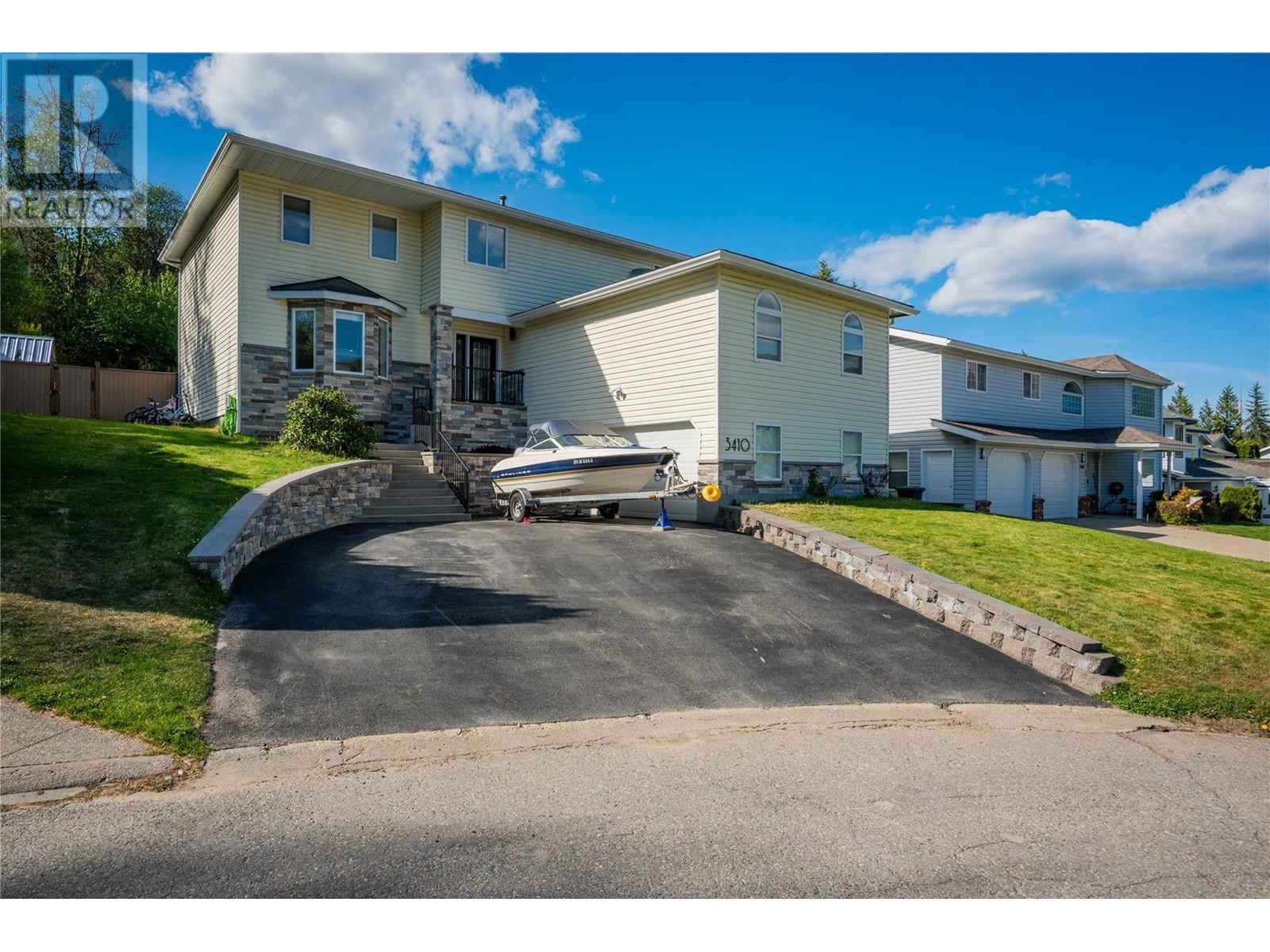 3410 Windsor Place, Castlegar, British Columbia  V1N 4E2 - Photo 1 - 10346034