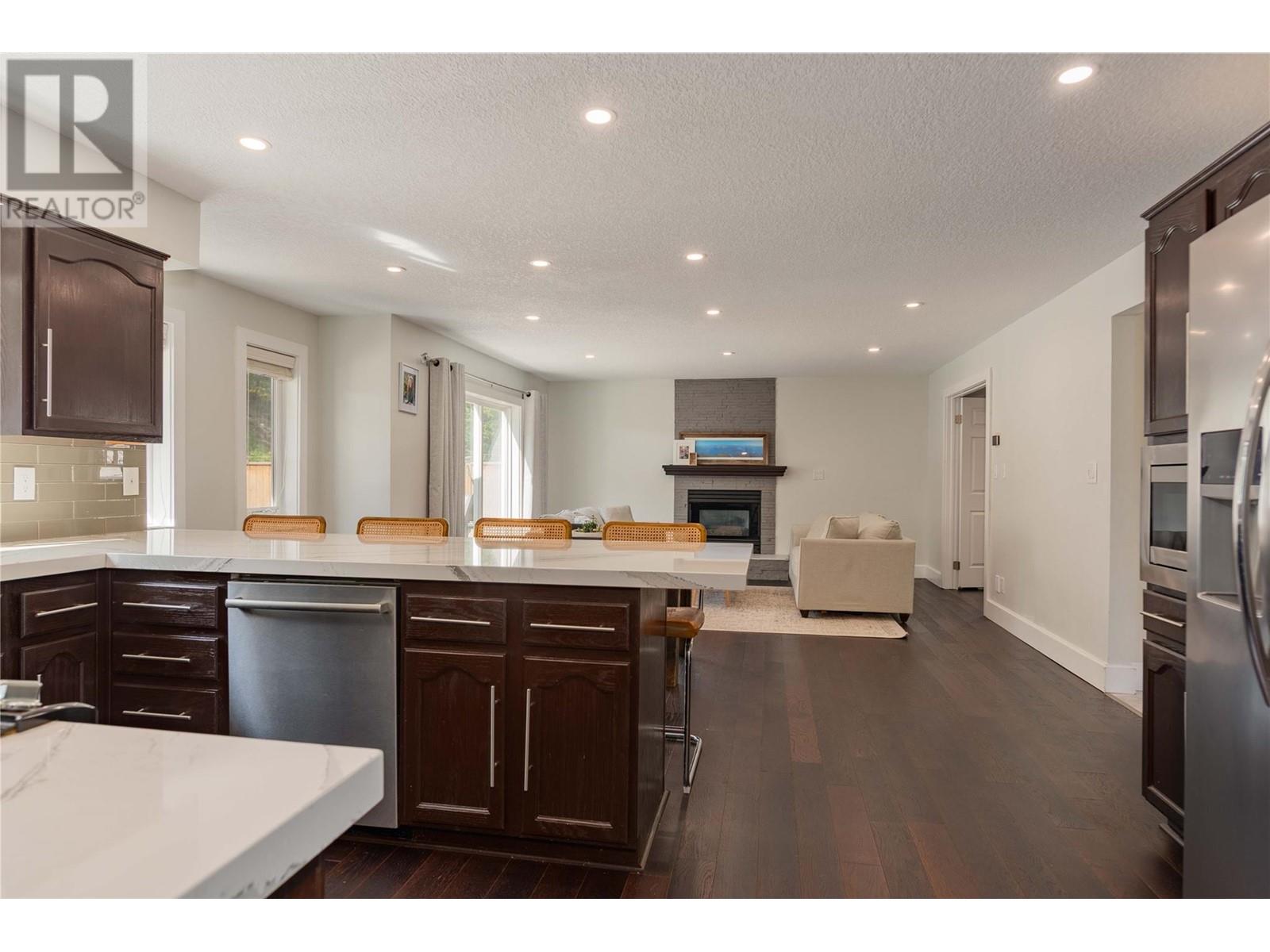 3410 Windsor Place, Castlegar, British Columbia  V1N 4E2 - Photo 24 - 10346034