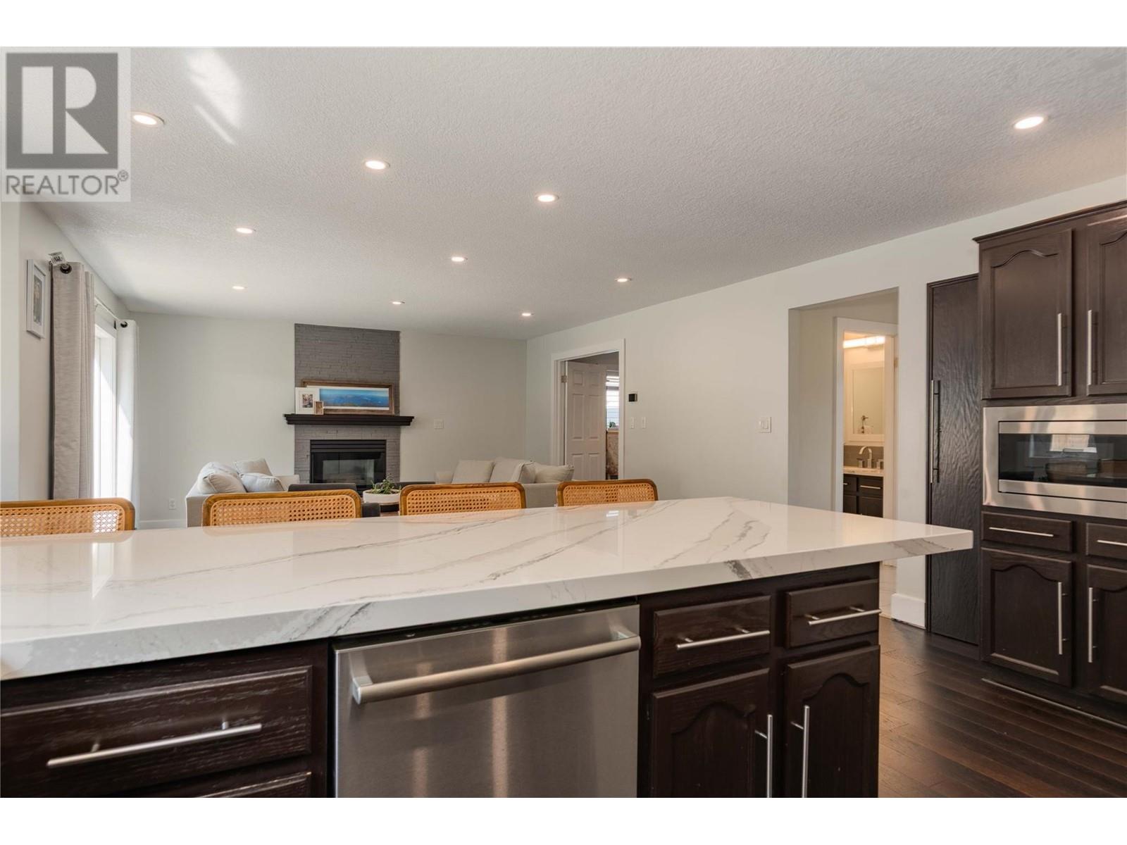 3410 Windsor Place, Castlegar, British Columbia  V1N 4E2 - Photo 25 - 10346034