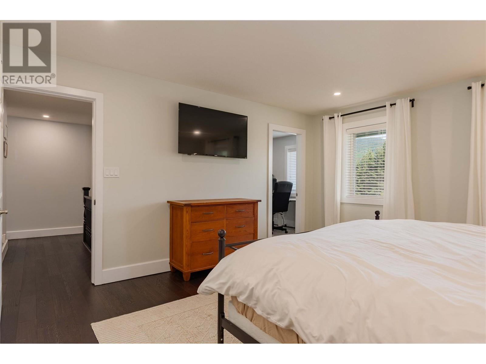 3410 Windsor Place, Castlegar, British Columbia  V1N 4E2 - Photo 39 - 10346034