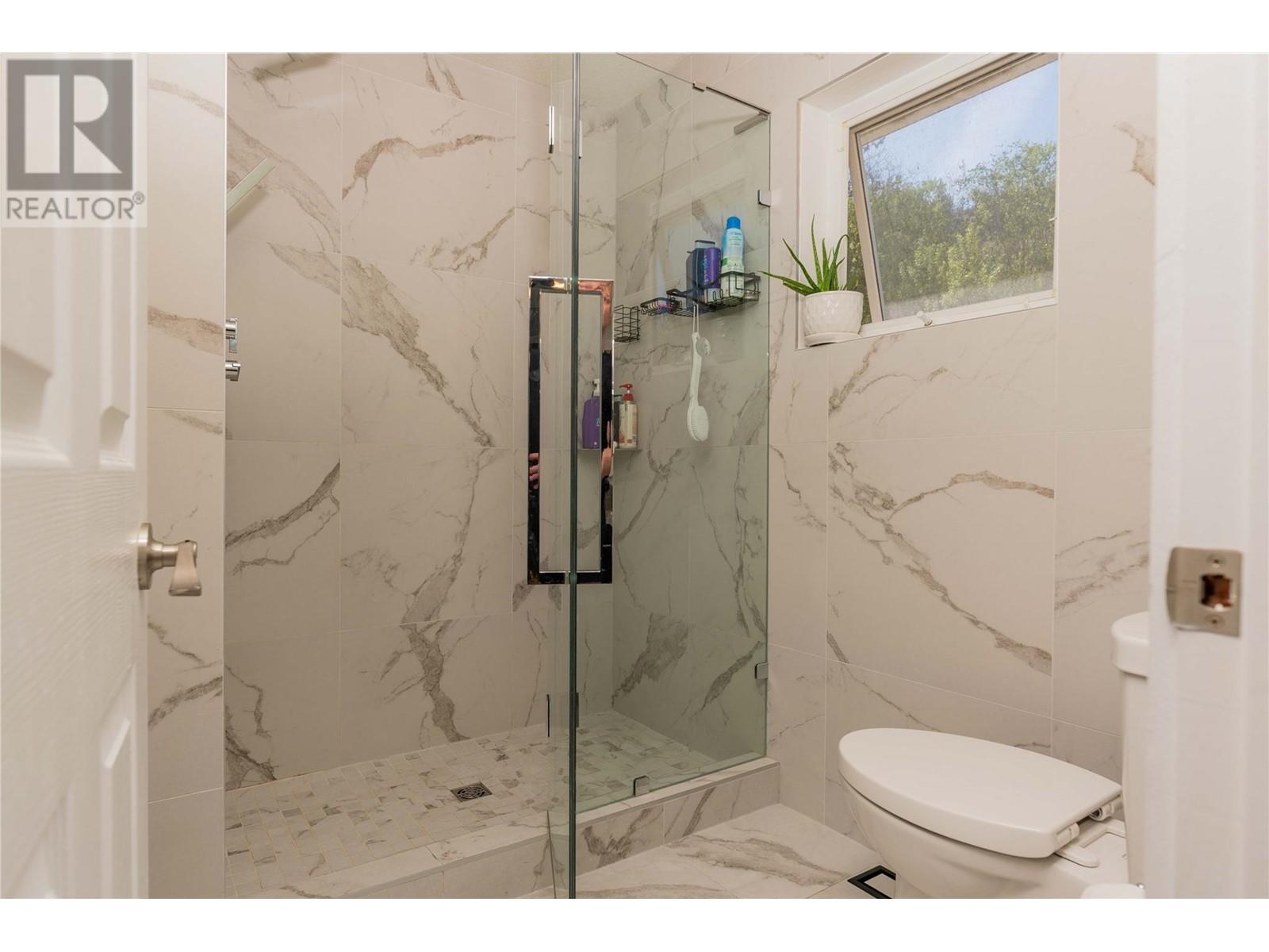 3410 Windsor Place, Castlegar, British Columbia  V1N 4E2 - Photo 42 - 10346034