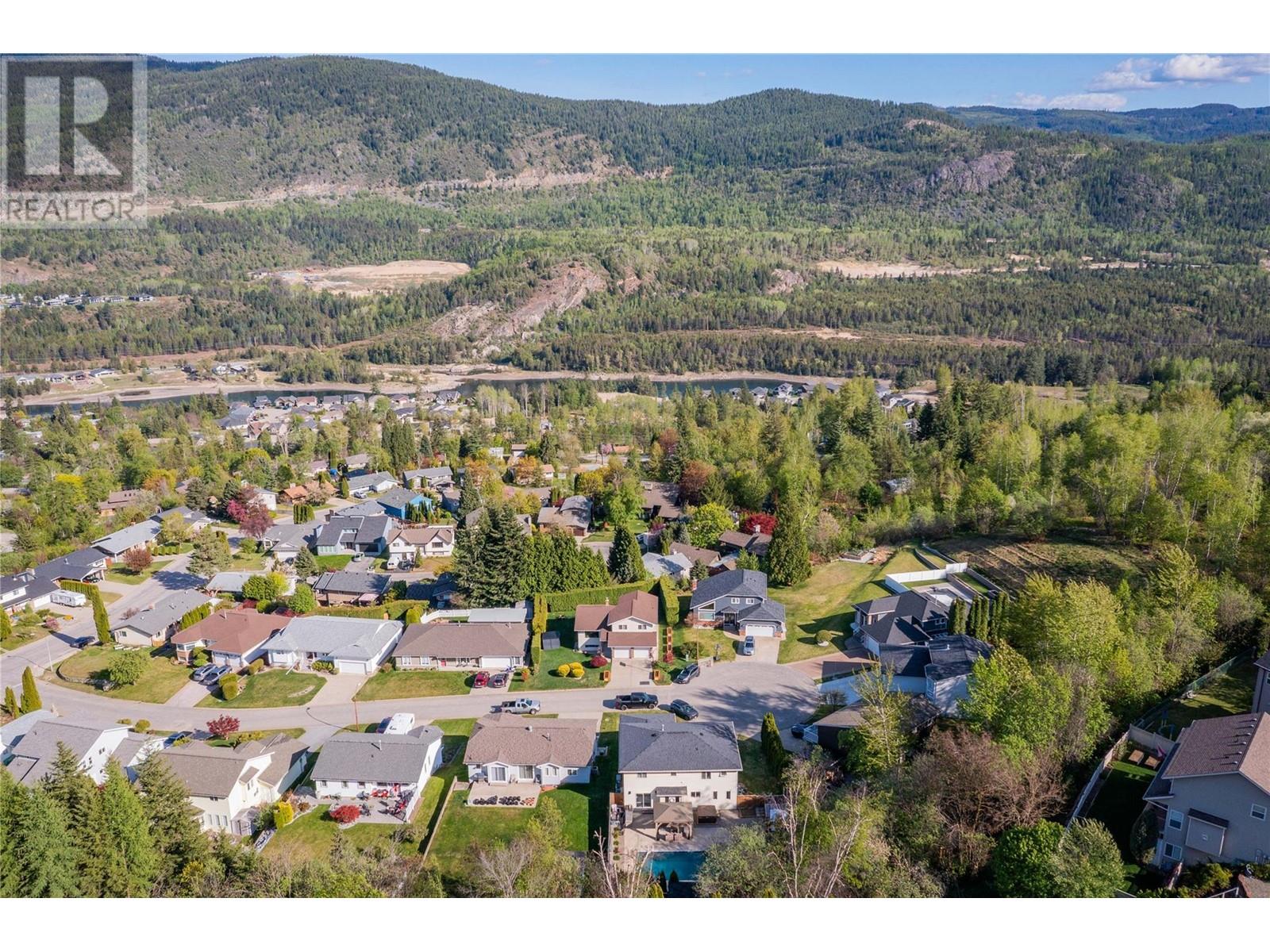 3410 Windsor Place, Castlegar, British Columbia  V1N 4E2 - Photo 66 - 10346034
