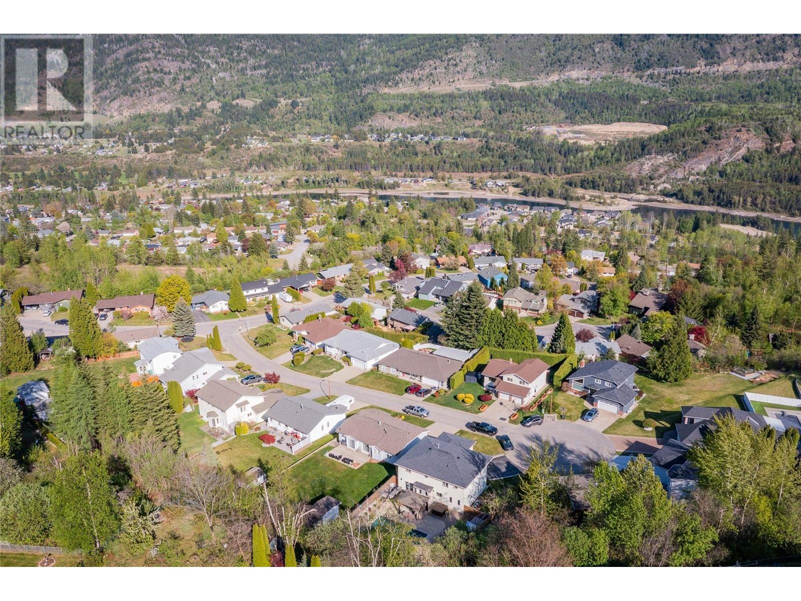 3410 Windsor Place, Castlegar, British Columbia  V1N 4E2 - Photo 67 - 10346034