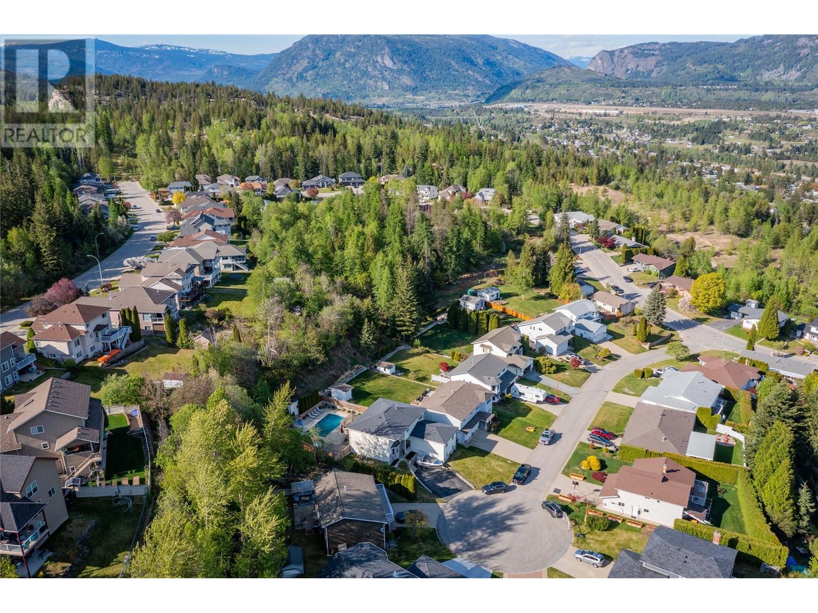 3410 Windsor Place, Castlegar, British Columbia  V1N 4E2 - Photo 69 - 10346034
