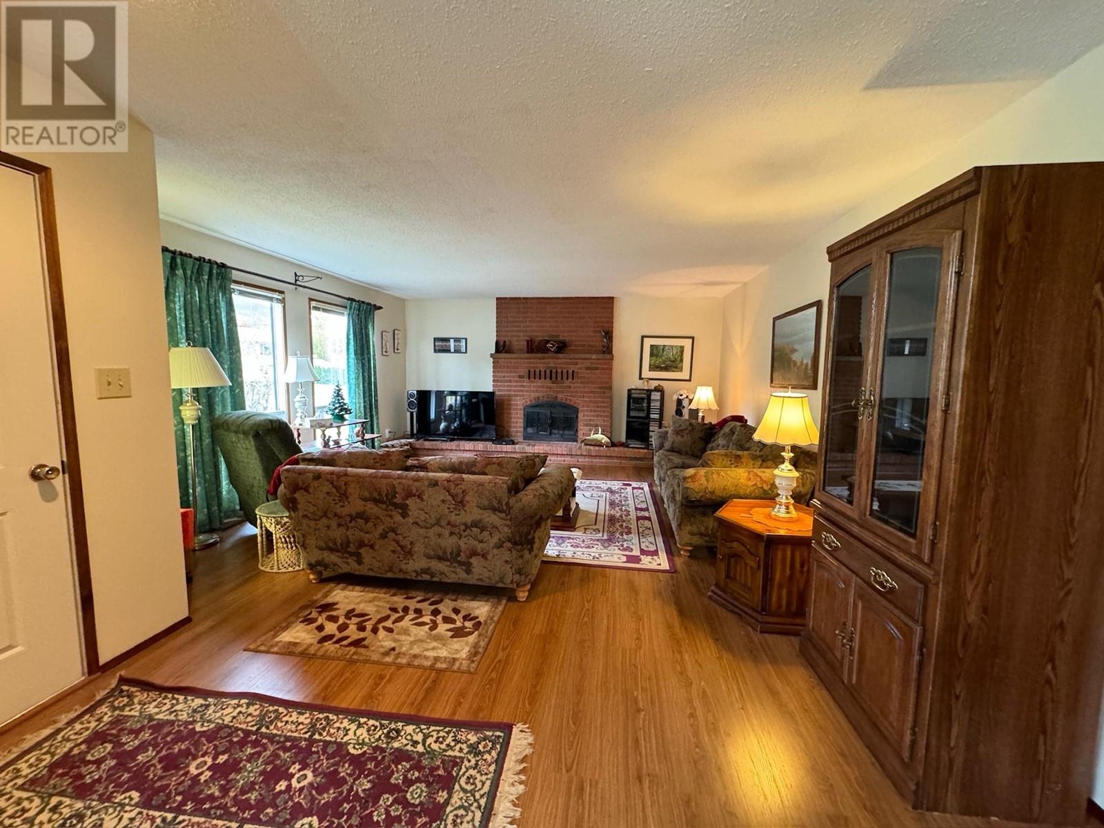 10417 Victoria Road S, Summerland, British Columbia  V0H 1Z2 - Photo 4 - 10346021