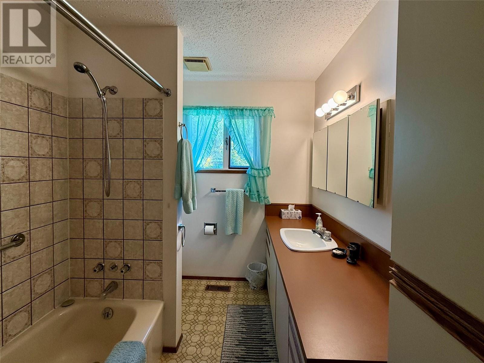 10417 Victoria Road S, Summerland, British Columbia  V0H 1Z2 - Photo 48 - 10346021
