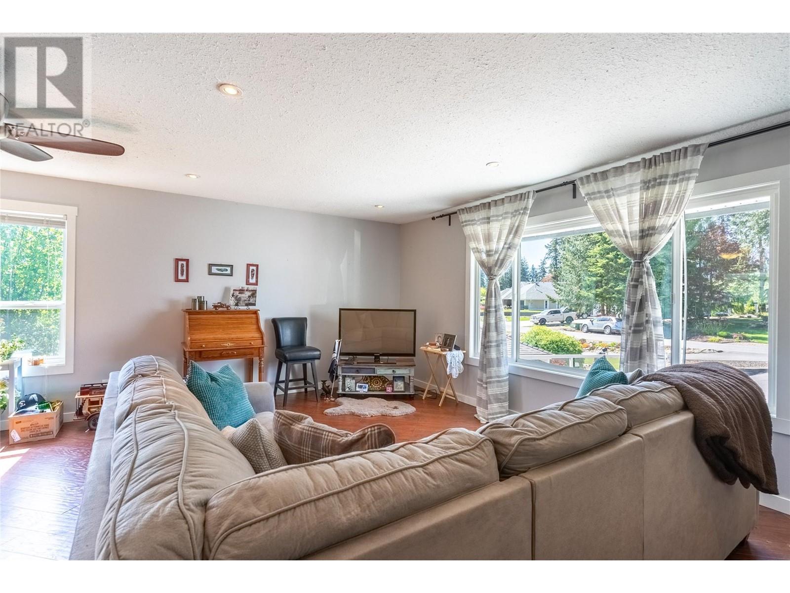 2617 Golf Course Drive, Blind Bay, British Columbia  V0E 1H2 - Photo 11 - 10345729