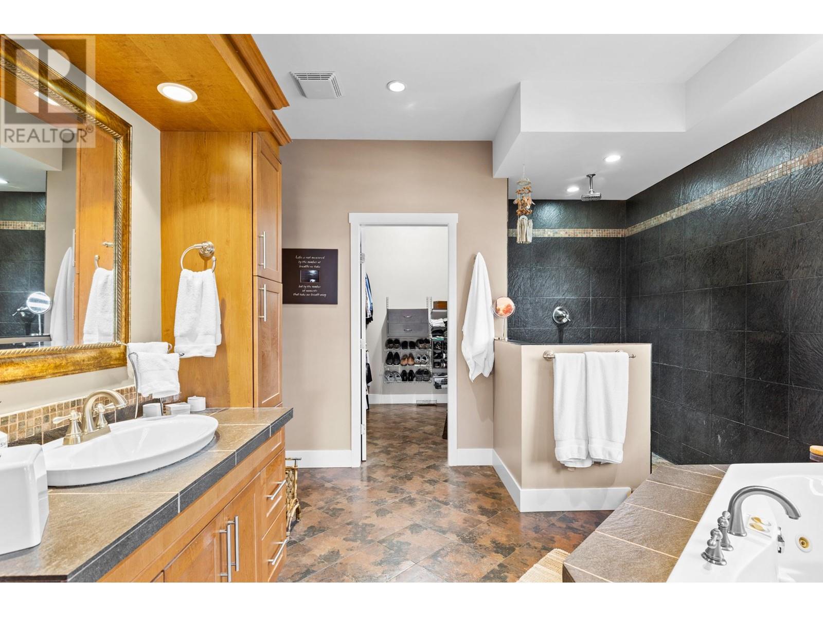 6490 Sherburn Road, Peachland, British Columbia  V0H 1X7 - Photo 21 - 10345674