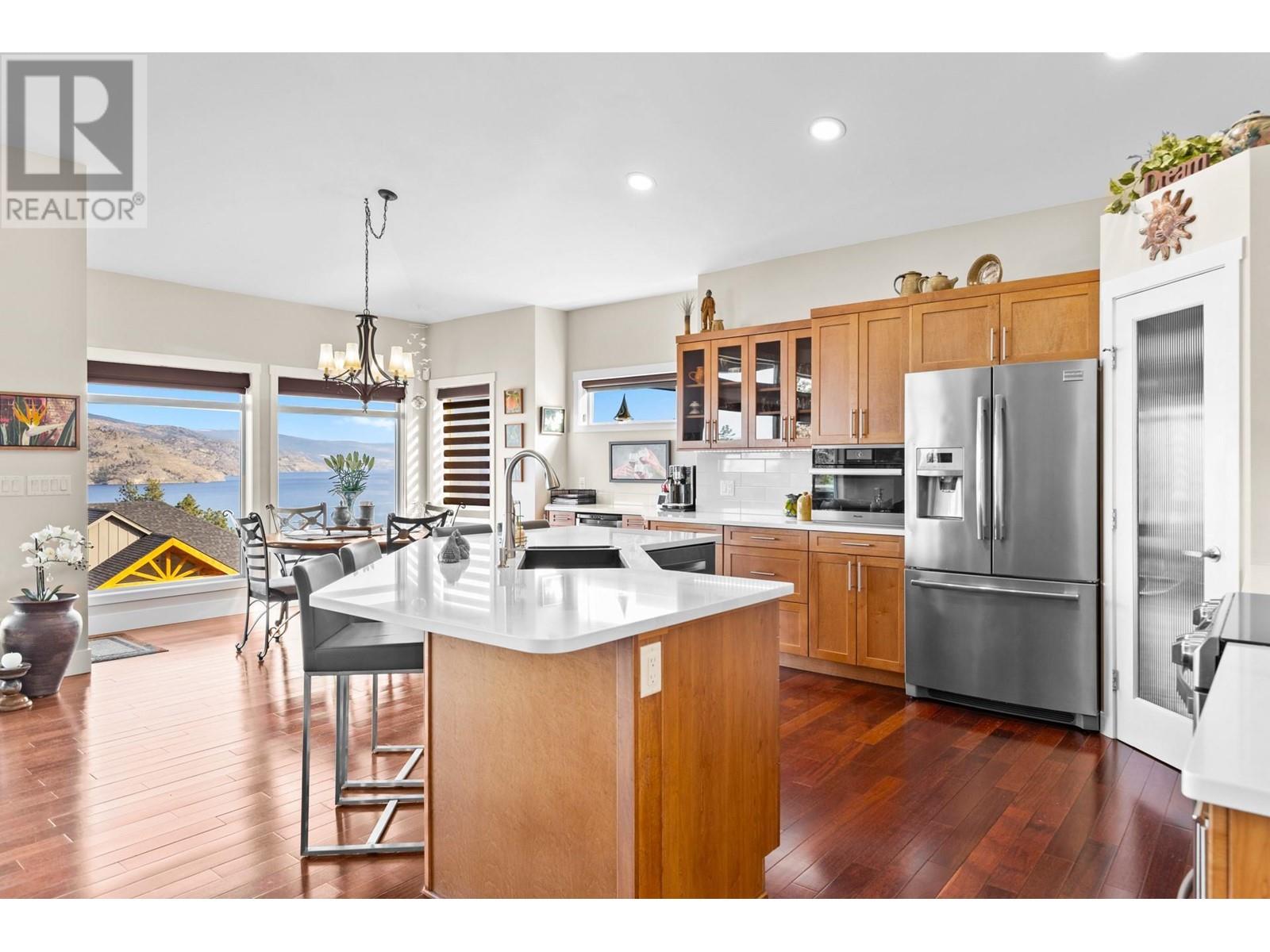 6490 Sherburn Road, Peachland, British Columbia  V0H 1X7 - Photo 4 - 10345674