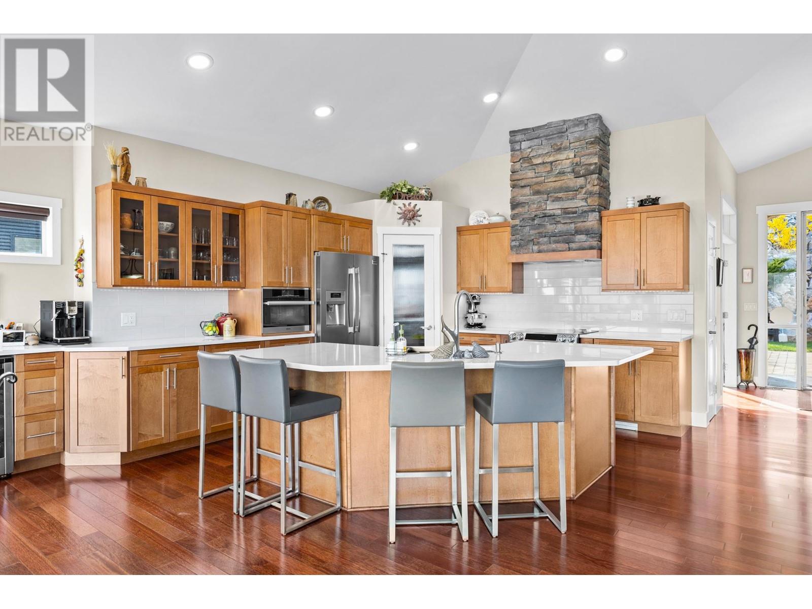 6490 Sherburn Road, Peachland, British Columbia  V0H 1X7 - Photo 5 - 10345674