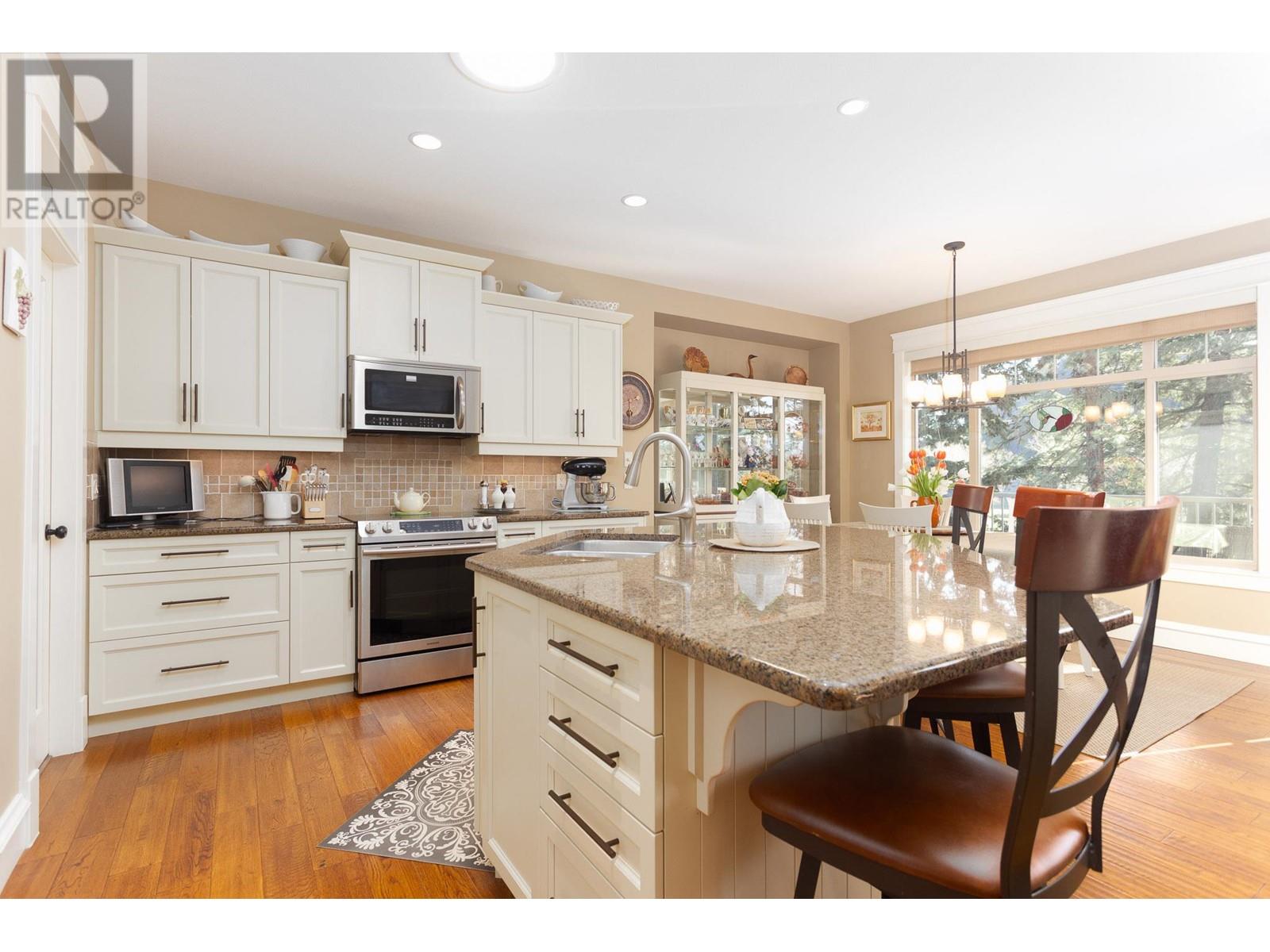2532 Tuscany Drive, West Kelowna, British Columbia  V4T 3B6 - Photo 10 - 10345910