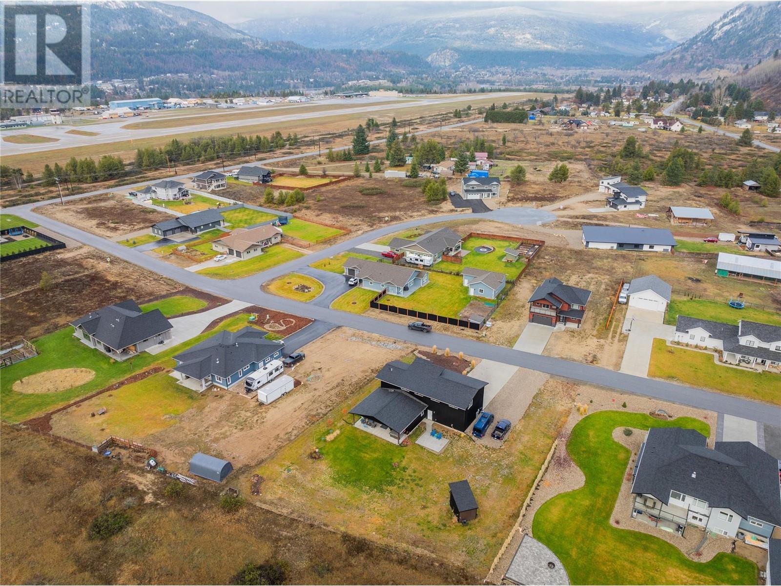 1070 Elkview Road, Castlegar, British Columbia  V1N 4L5 - Photo 10 - 10345826