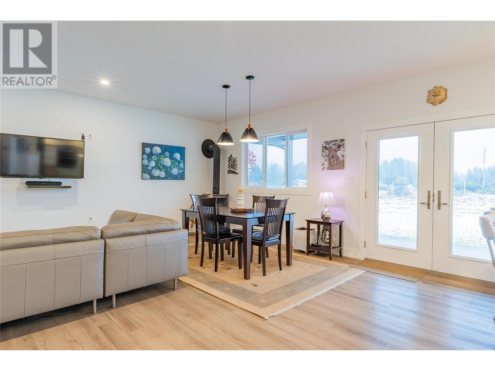 1070 Elkview Road, Castlegar, British Columbia  V1N 4L5 - Photo 22 - 10345826
