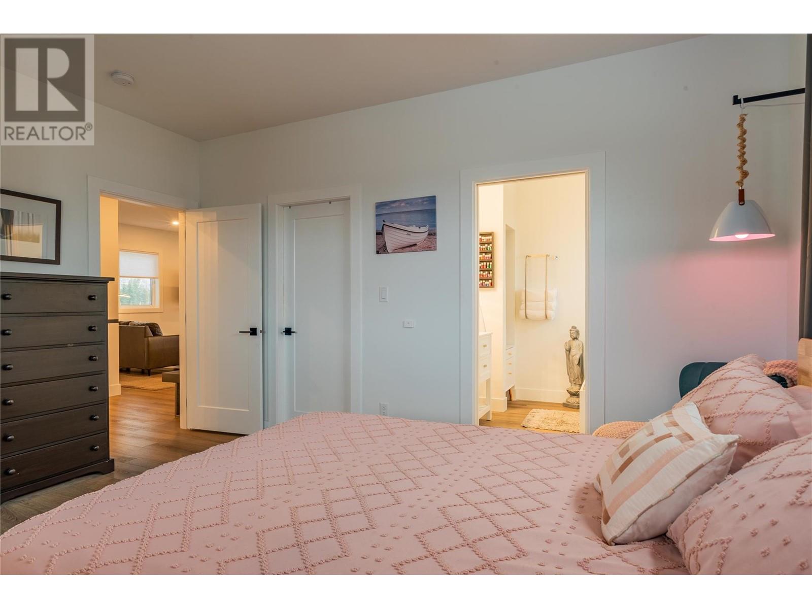 1070 Elkview Road, Castlegar, British Columbia  V1N 4L5 - Photo 34 - 10345826