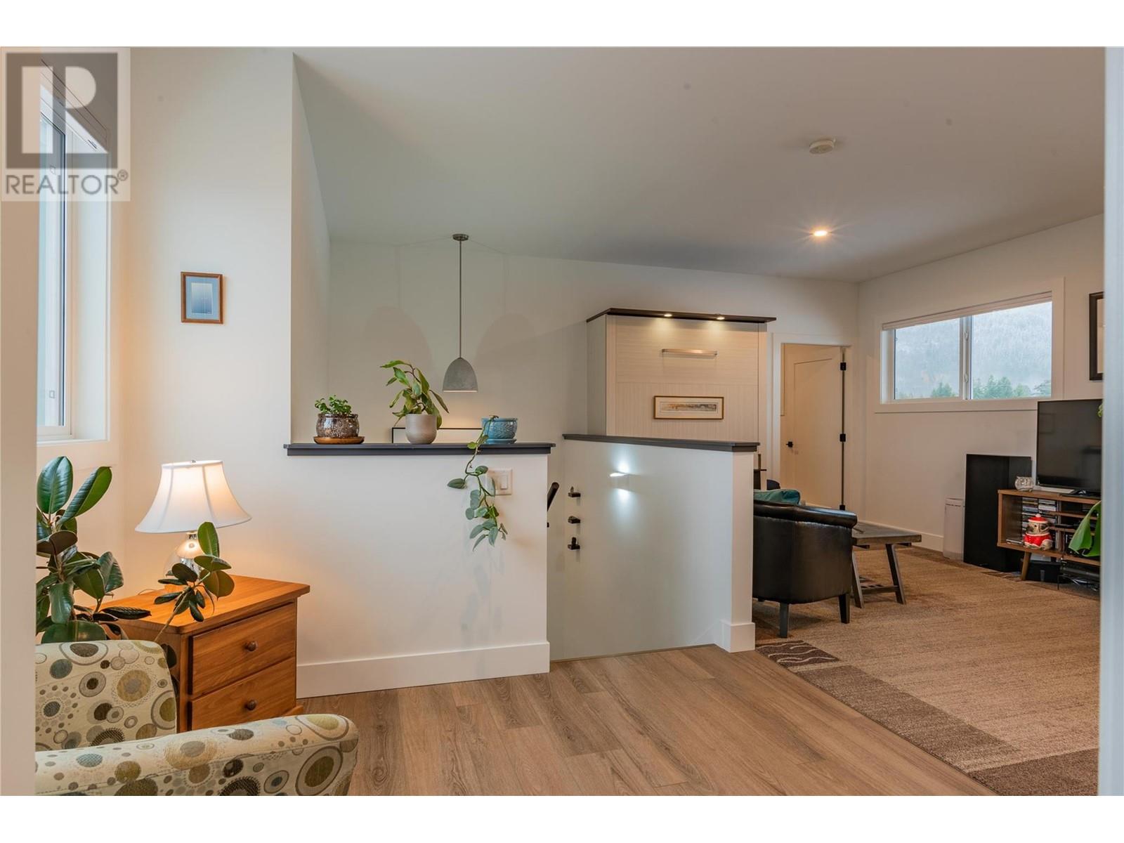 1070 Elkview Road, Castlegar, British Columbia  V1N 4L5 - Photo 42 - 10345826